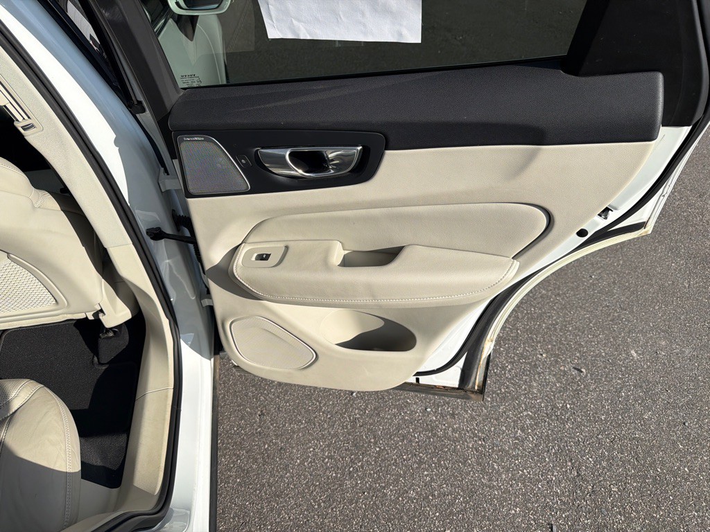 2018 Volvo XC60 Image 33