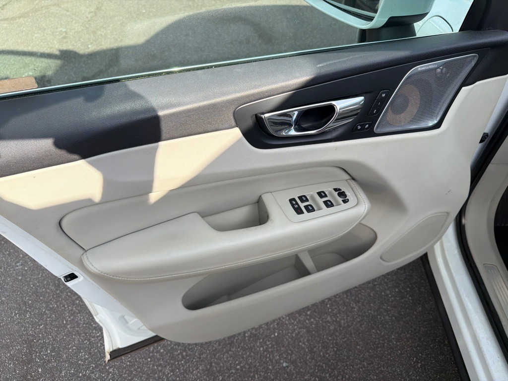 2018 Volvo XC60 Image 35