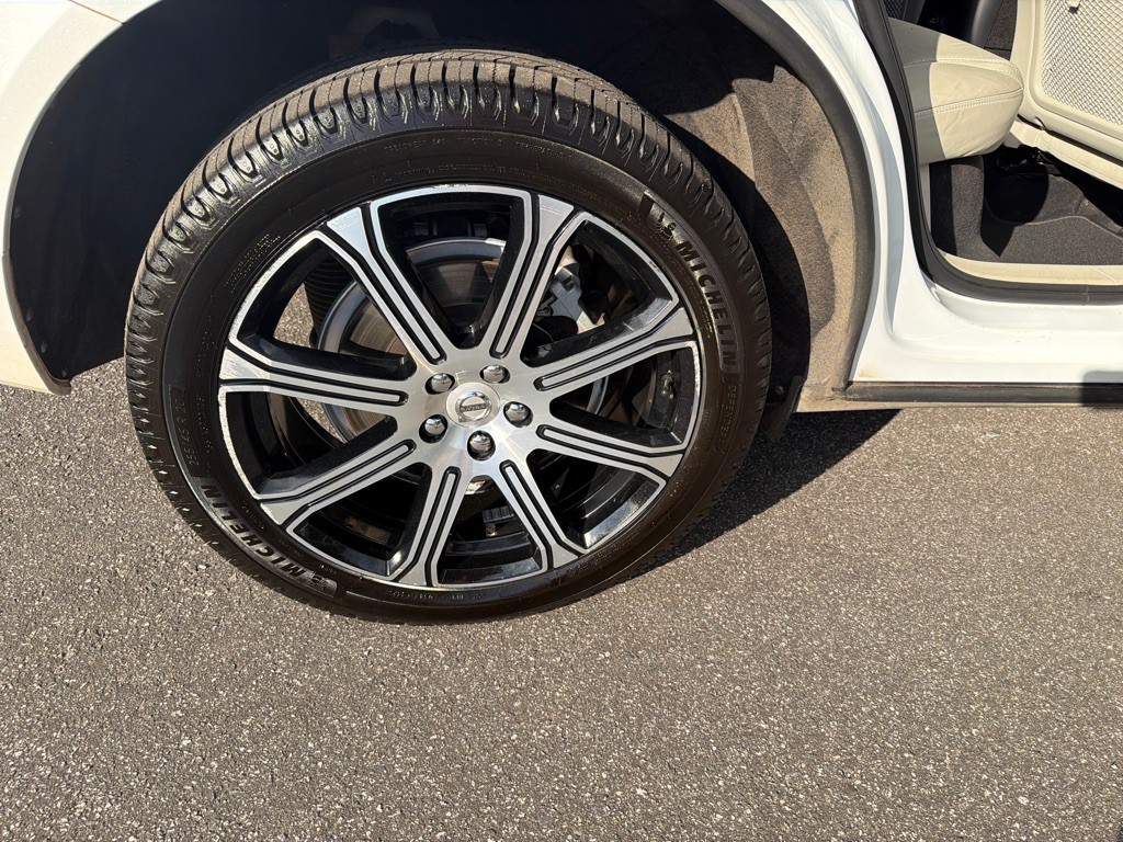 2018 Volvo XC60 Image 39