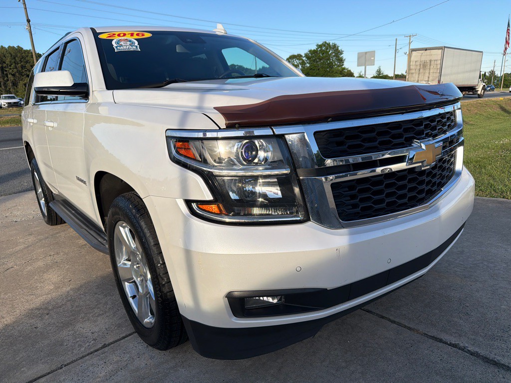 2016 Chevrolet Tahoe Image 2