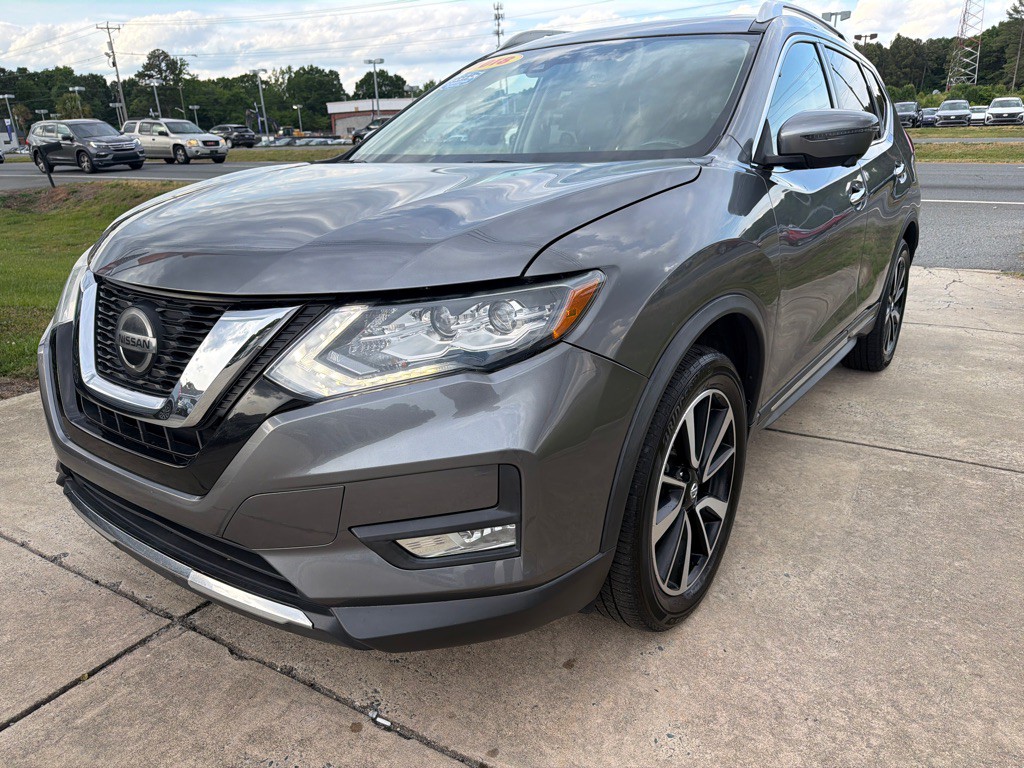 2018 Nissan Rogue Image 1