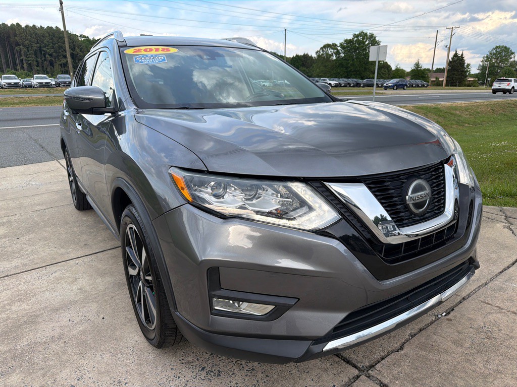 2018 Nissan Rogue Image 2