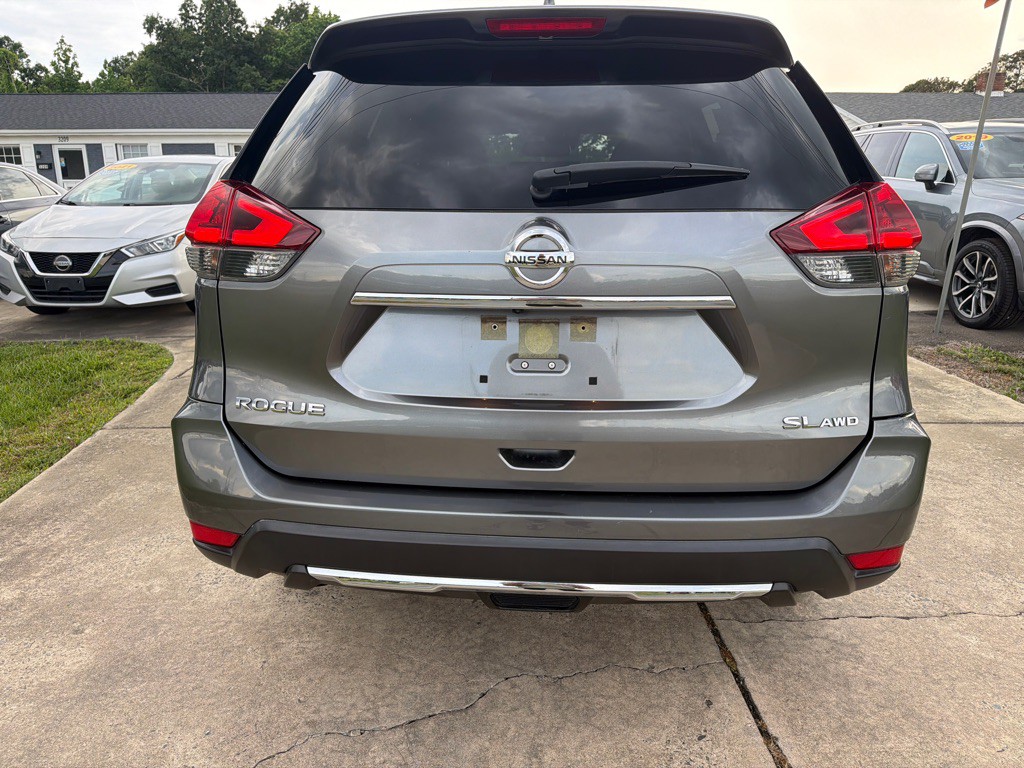 2018 Nissan Rogue Image 10