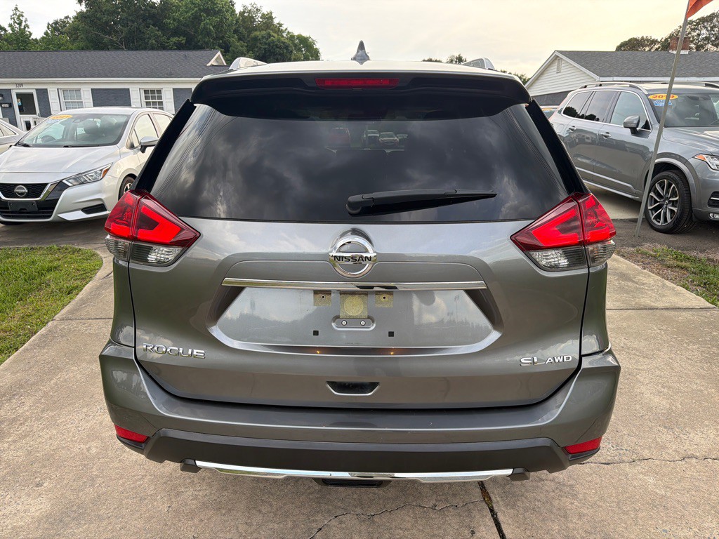 2018 Nissan Rogue Image 13