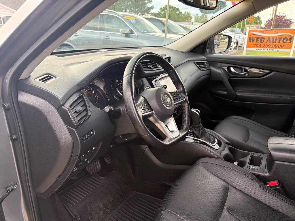 2018 Nissan Rogue Image 17