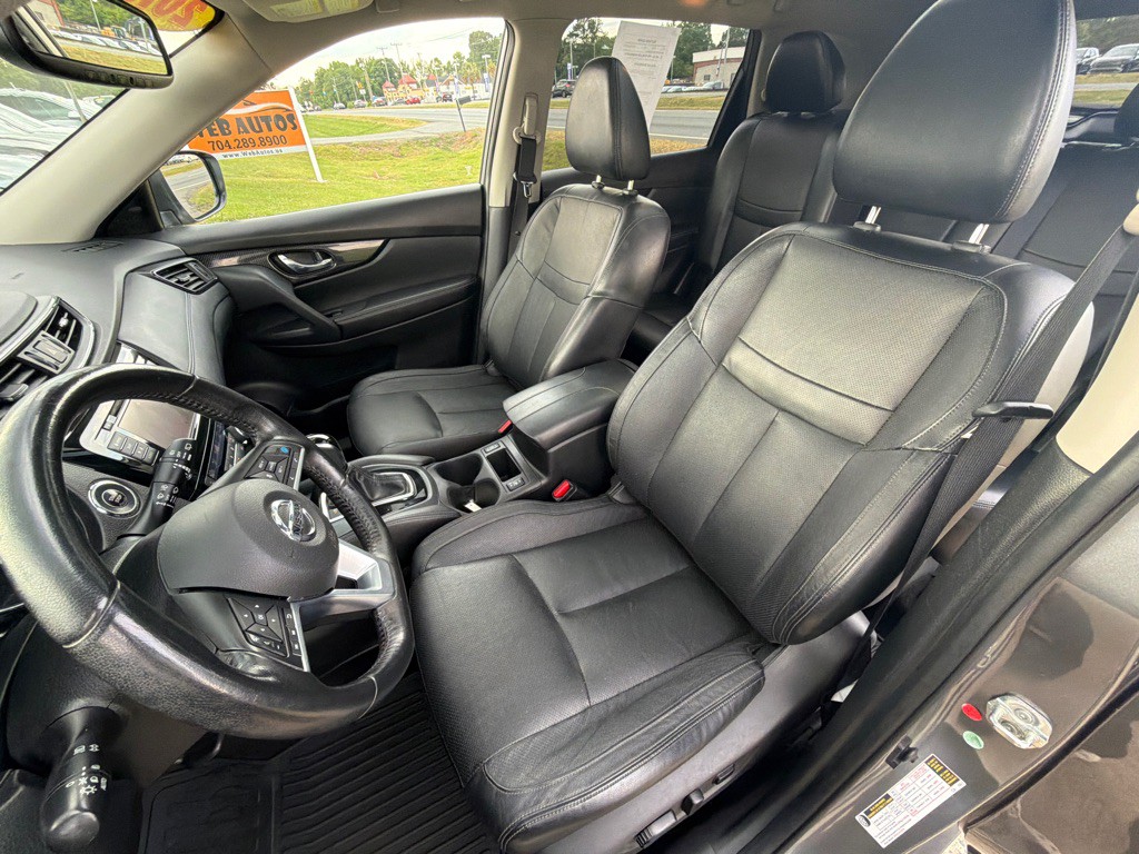 2018 Nissan Rogue Image 28