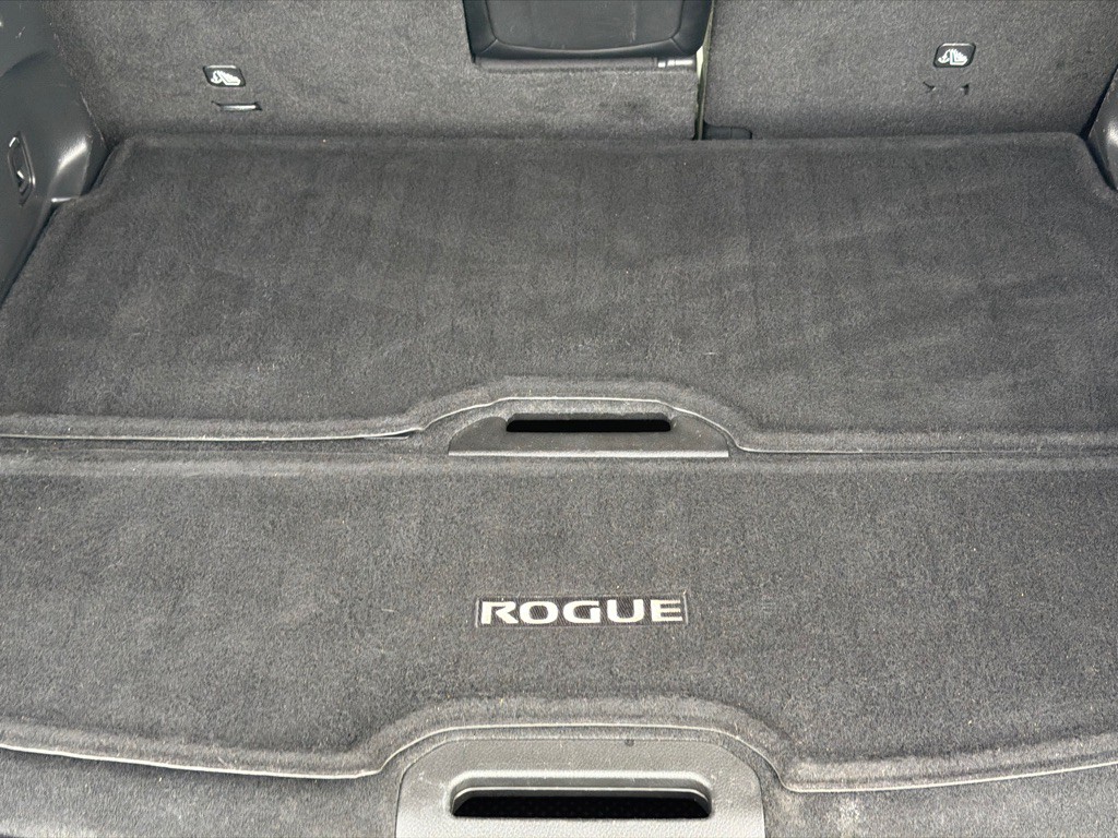 2018 Nissan Rogue Image 36