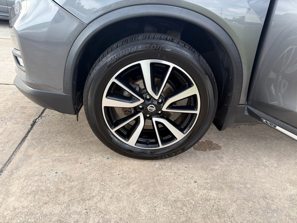 2018 Nissan Rogue Image 38