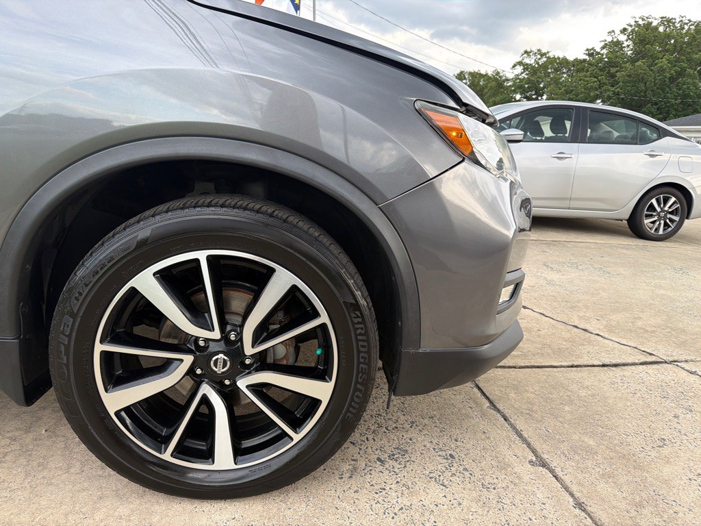 2018 Nissan Rogue Image 39