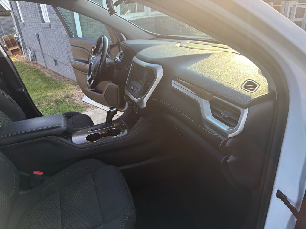 2019 GMC Acadia Image 17