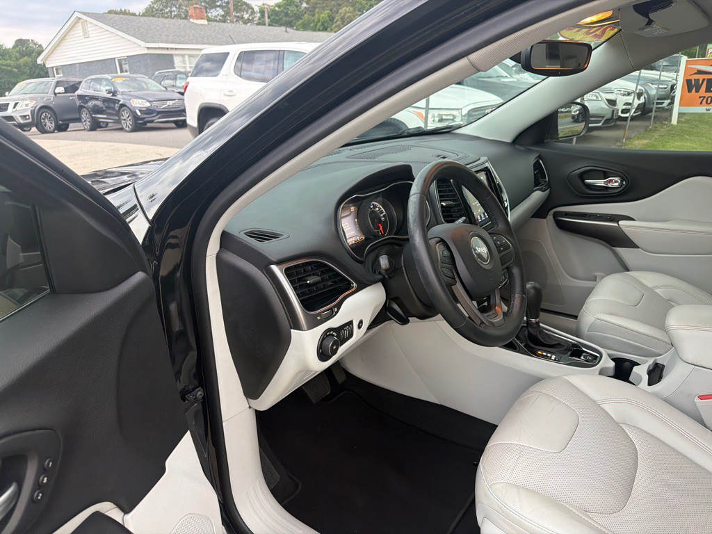 2019 Jeep Cherokee Image 15