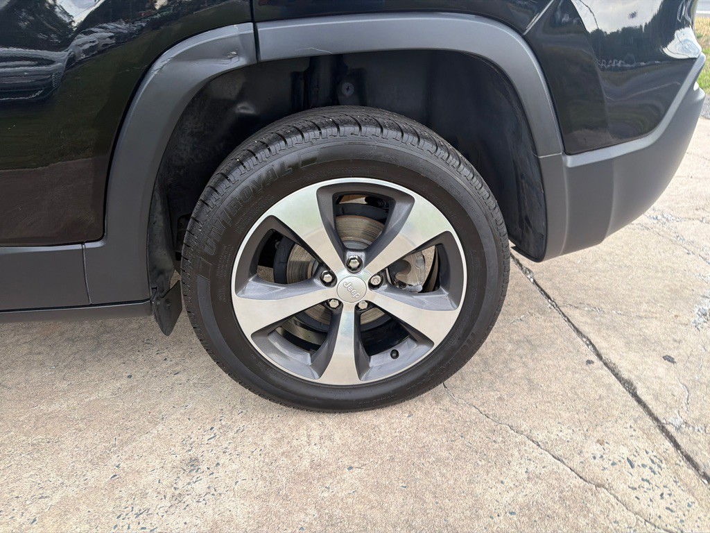 2019 Jeep Cherokee Image 33