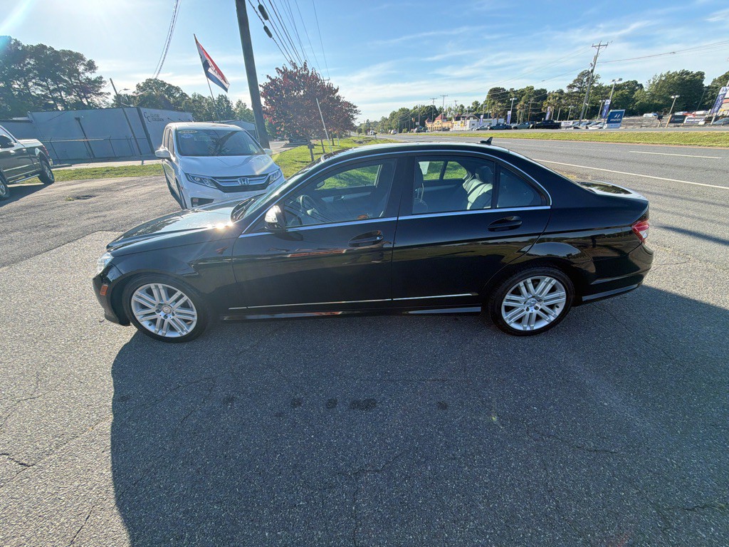 2009 Mercedes-Benz C-Class Image 16
