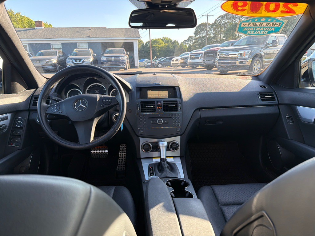 2009 Mercedes-Benz C-Class Image 17