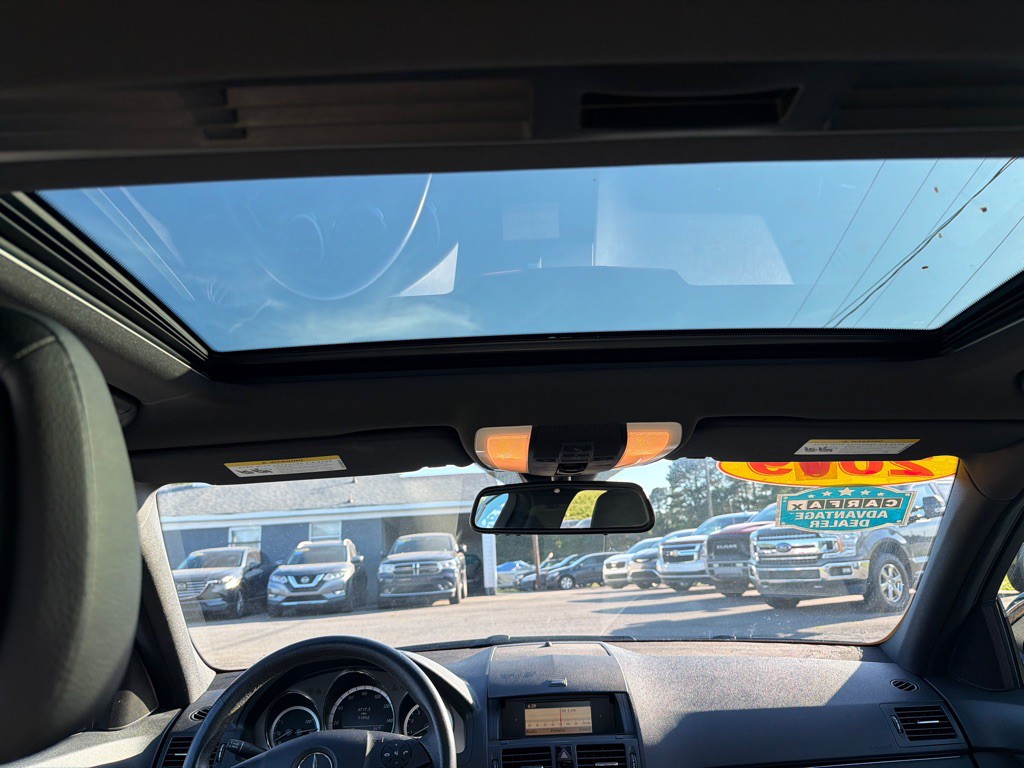 2009 Mercedes-Benz C-Class Image 18