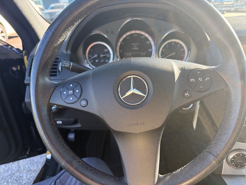 2009 Mercedes-Benz C-Class Image 20