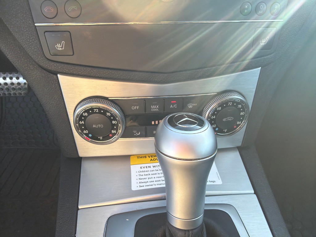 2009 Mercedes-Benz C-Class Image 23