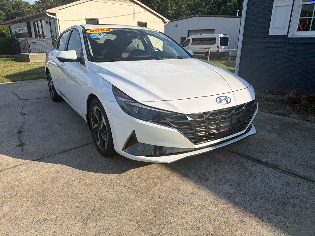 2022 Hyundai Elantra Image 2
