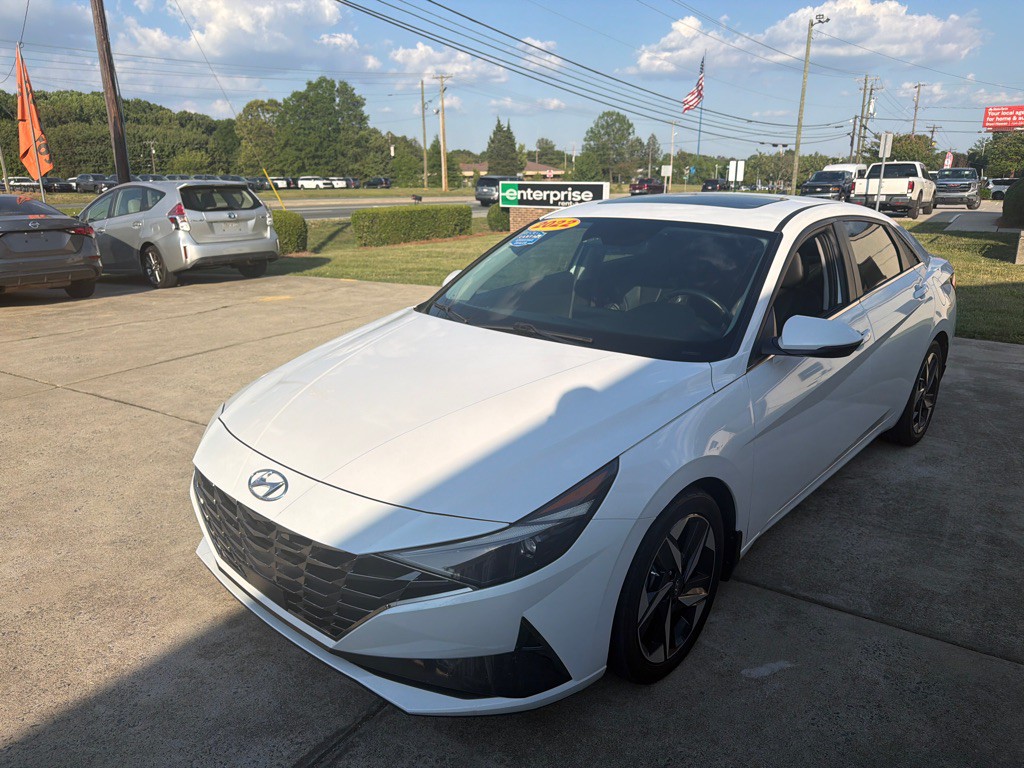 2022 Hyundai Elantra Image 4