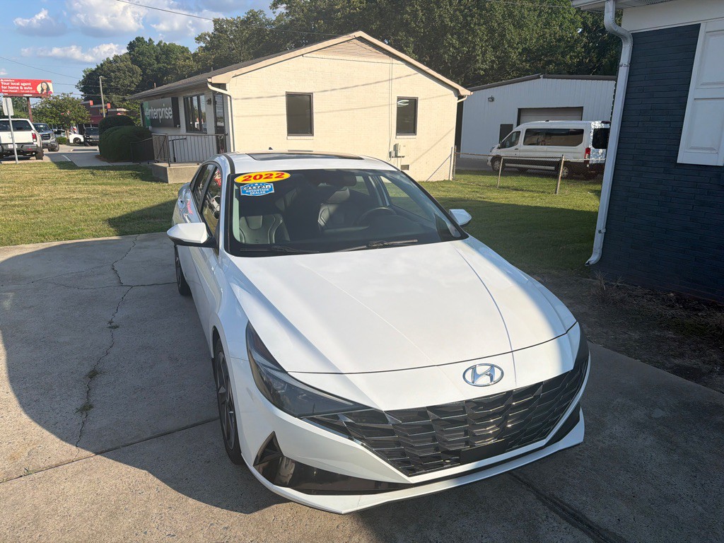 2022 Hyundai Elantra Image 5