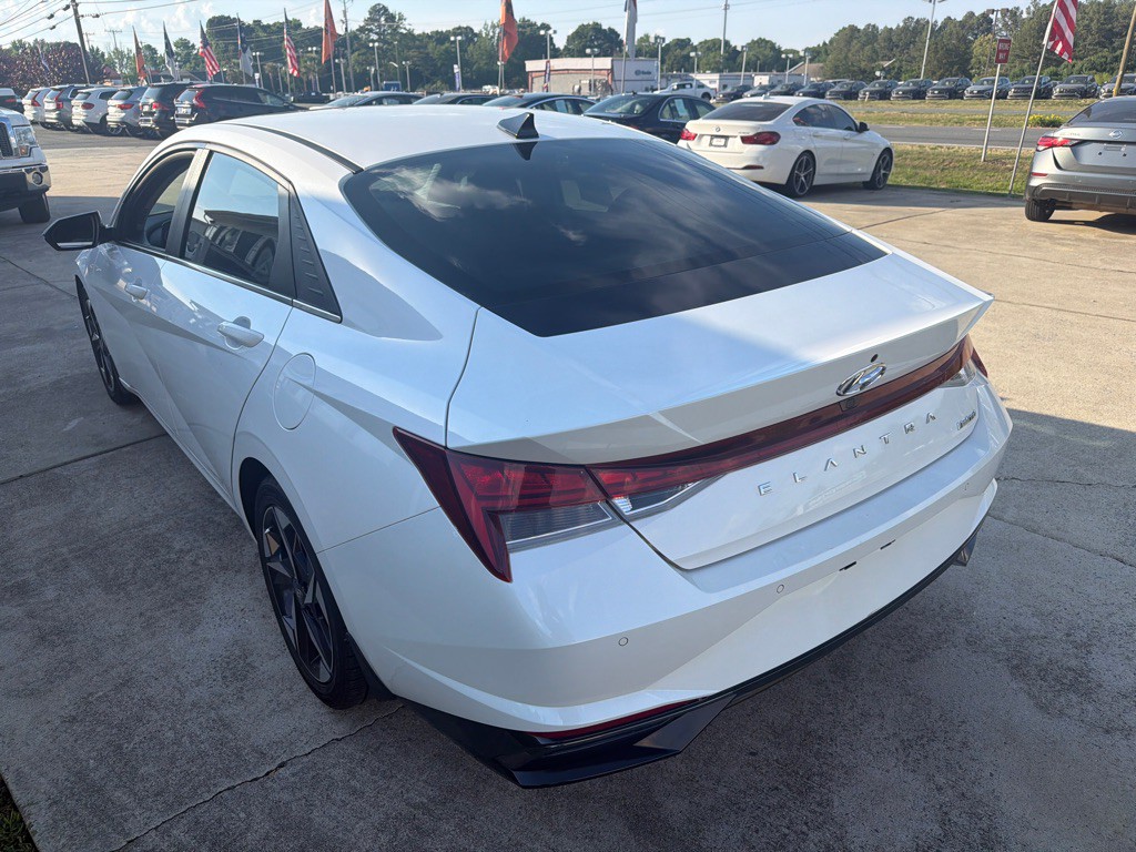 2022 Hyundai Elantra Image 10