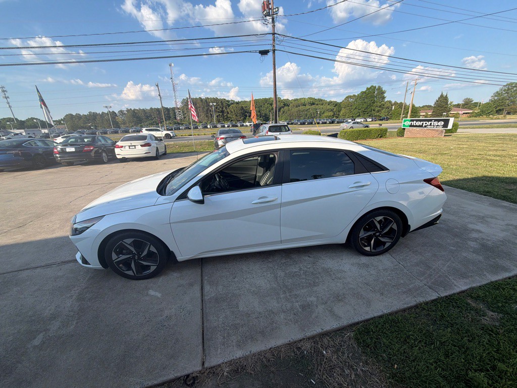 2022 Hyundai Elantra Image 14