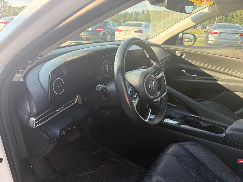 2022 Hyundai Elantra Image 18