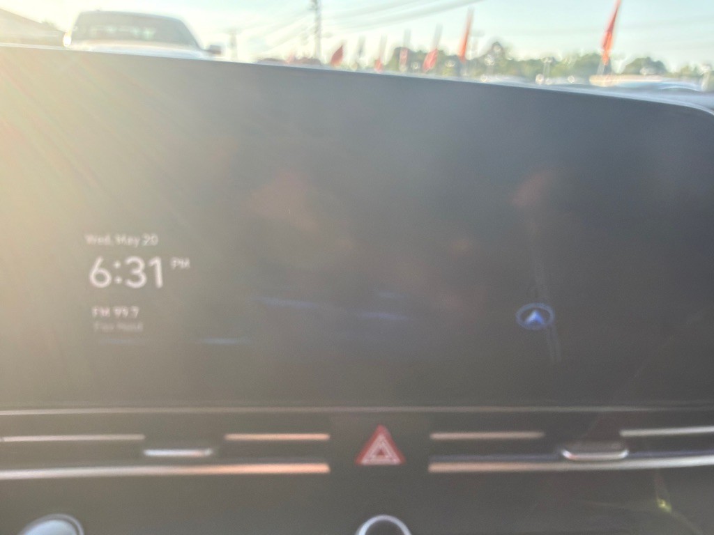 2022 Hyundai Elantra Image 21