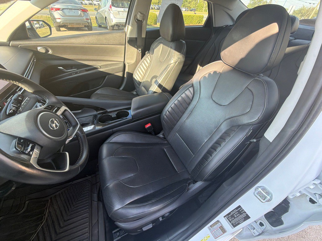 2022 Hyundai Elantra Image 26