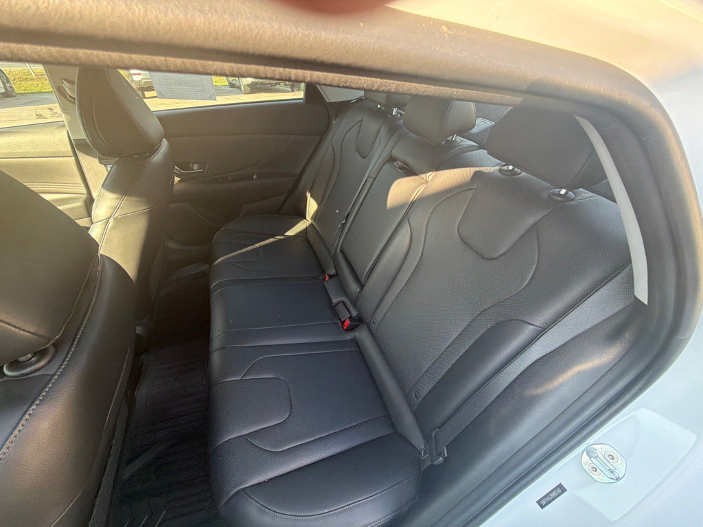 2022 Hyundai Elantra Image 27