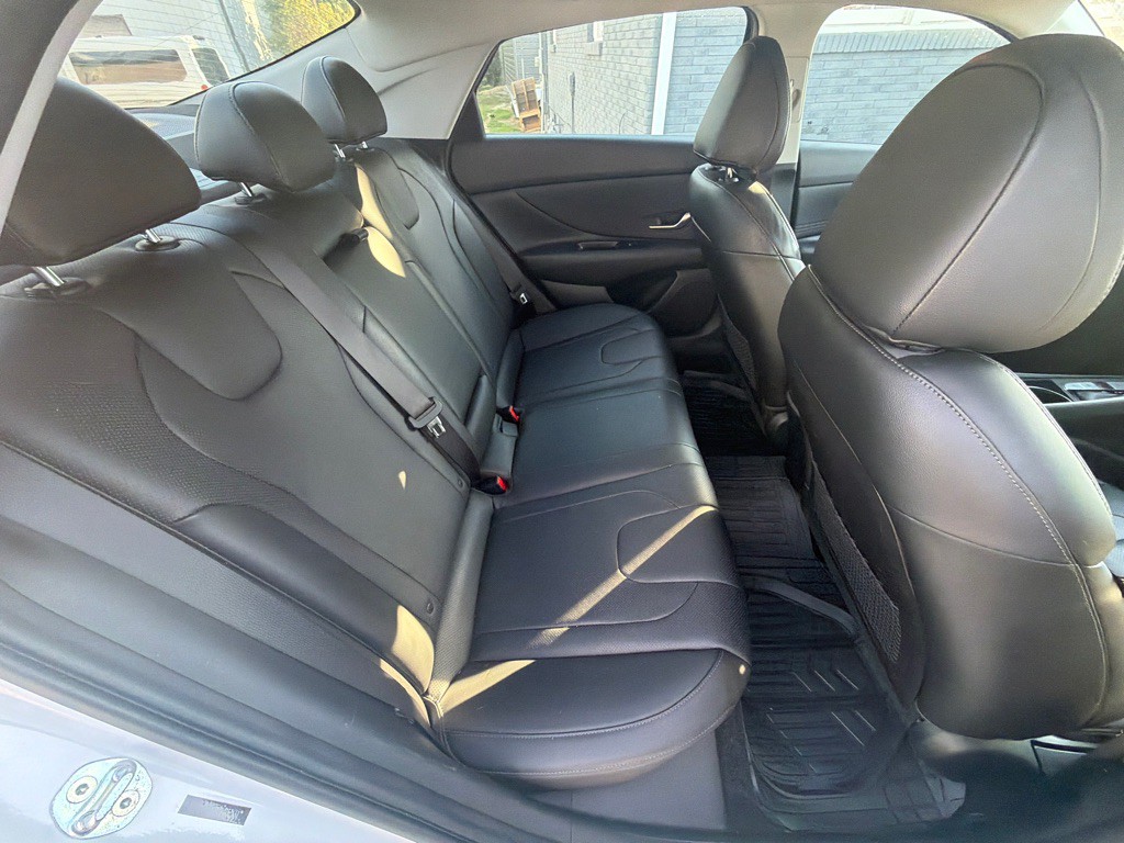 2022 Hyundai Elantra Image 28