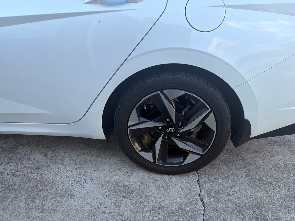 2022 Hyundai Elantra Image 34