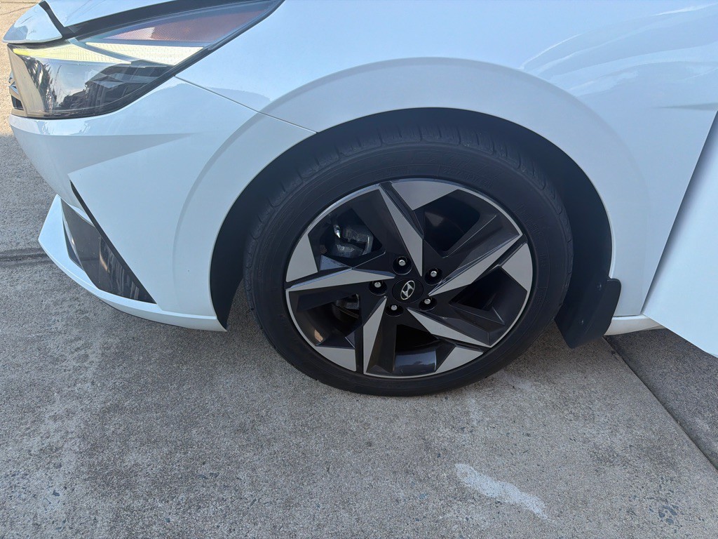2022 Hyundai Elantra Image 37