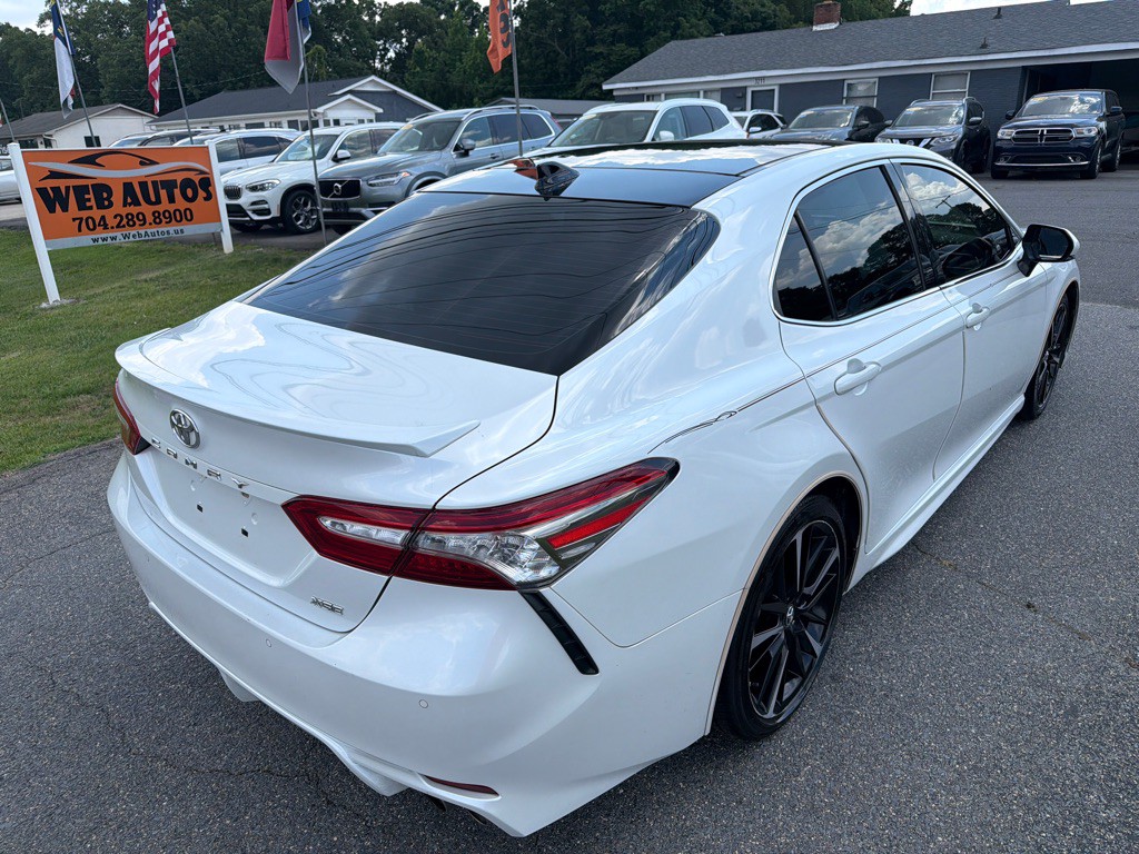 2018 Toyota Camry Image 12