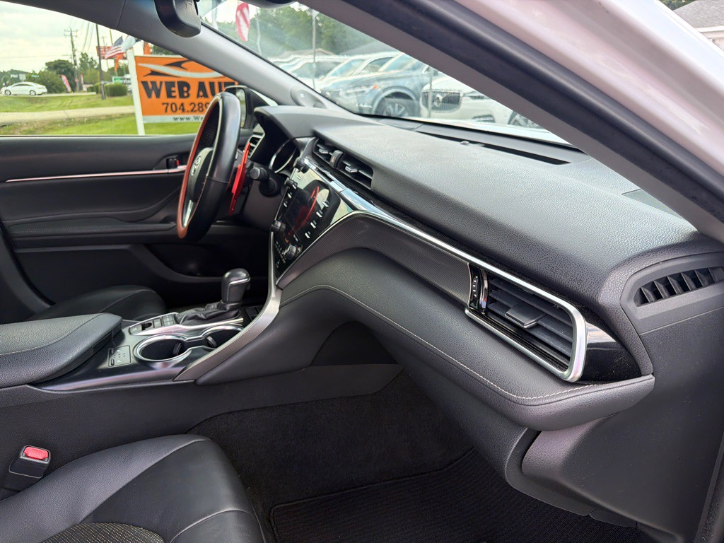 2018 Toyota Camry Image 14