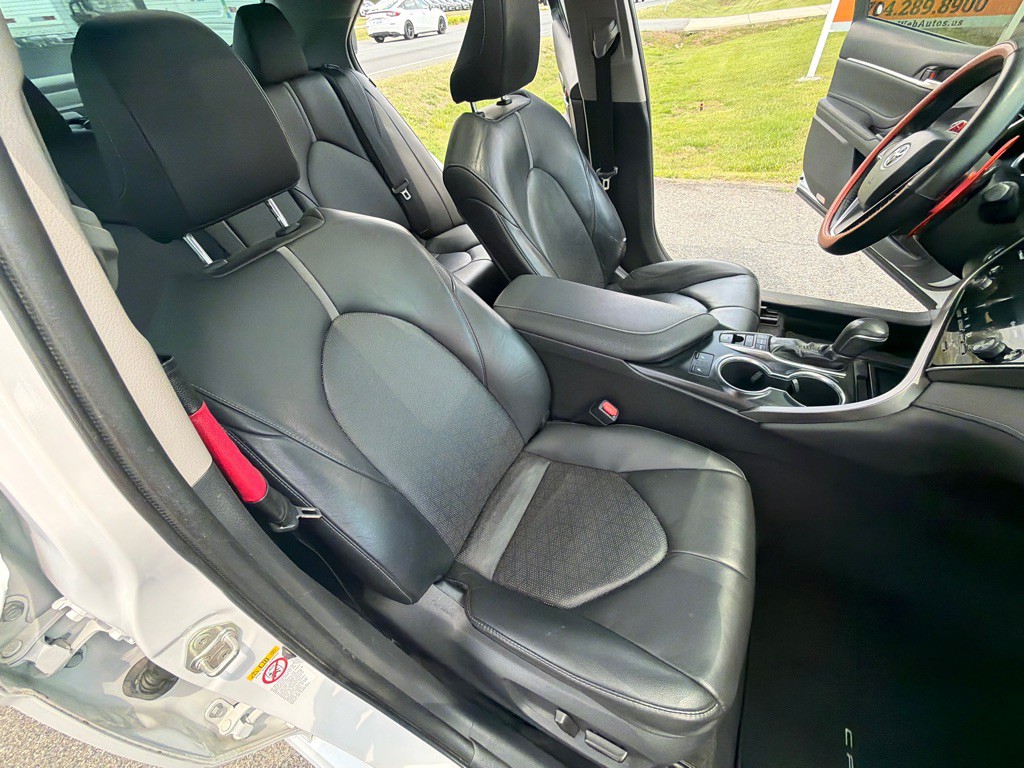 2018 Toyota Camry Image 29