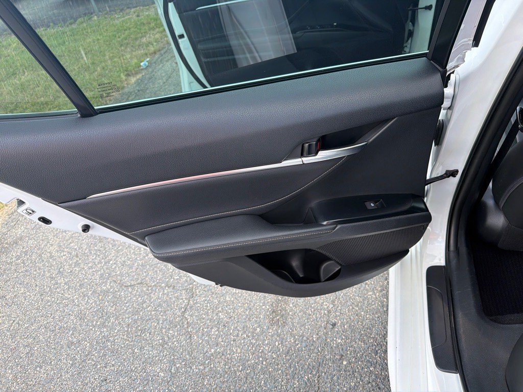 2018 Toyota Camry Image 32