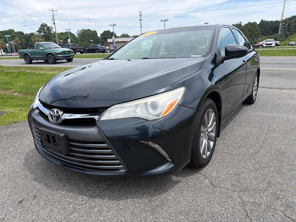 2017 Toyota Camry Image 1