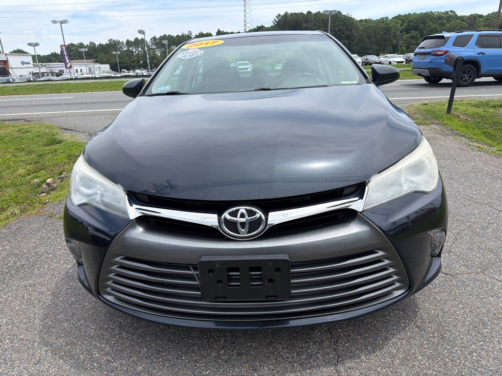2017 Toyota Camry Image 3