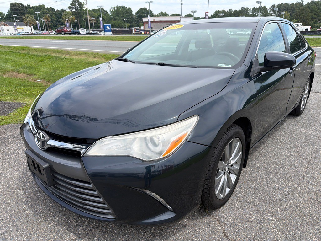 2017 Toyota Camry Image 4