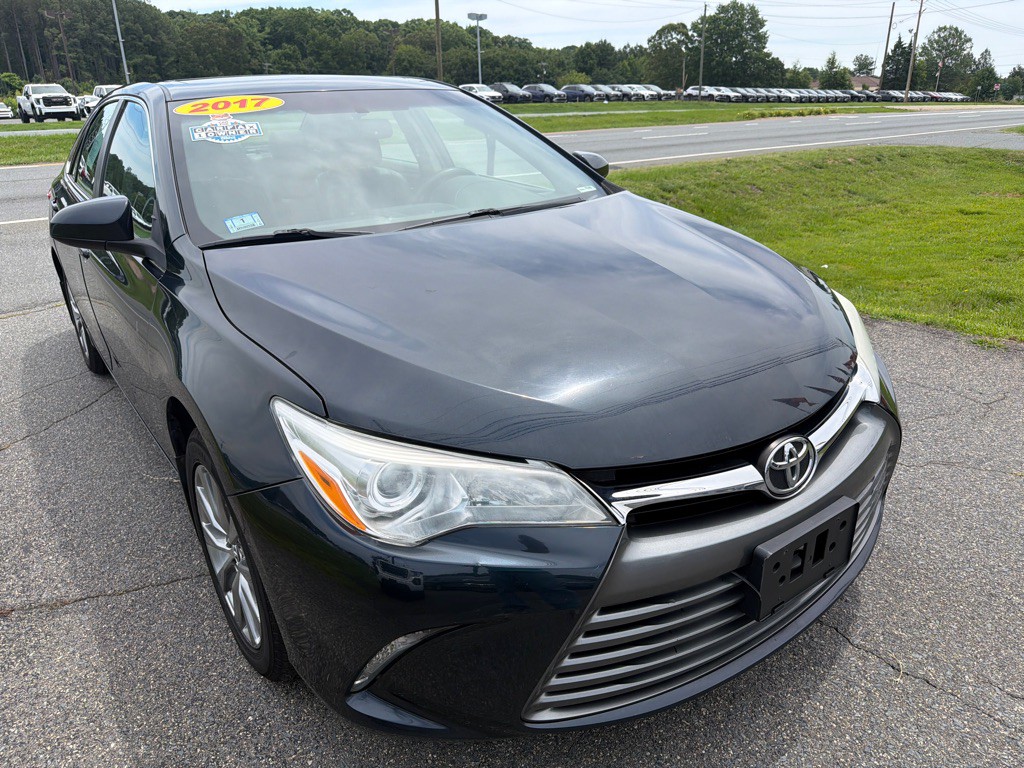 2017 Toyota Camry Image 5