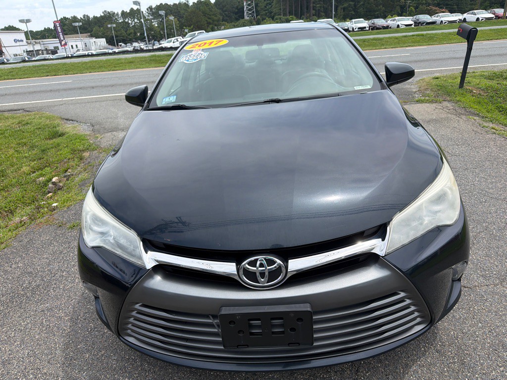 2017 Toyota Camry Image 6
