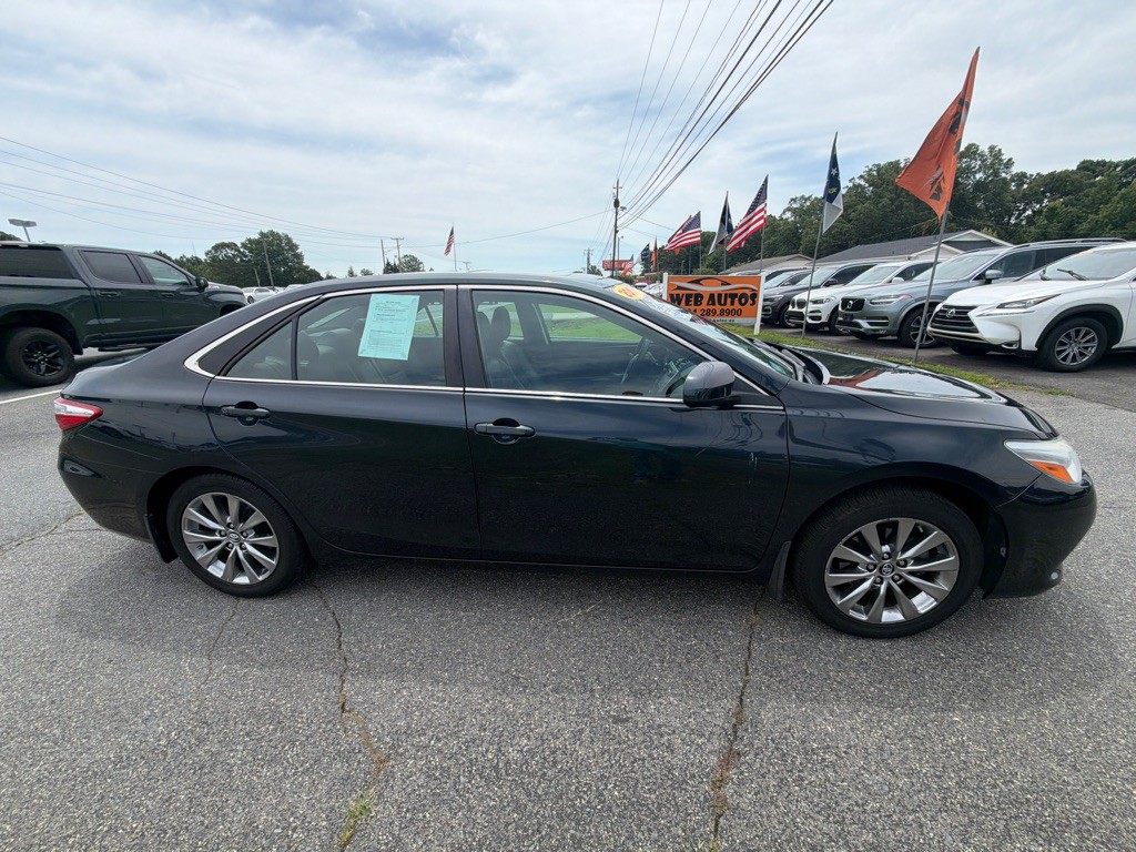 2017 Toyota Camry Image 14