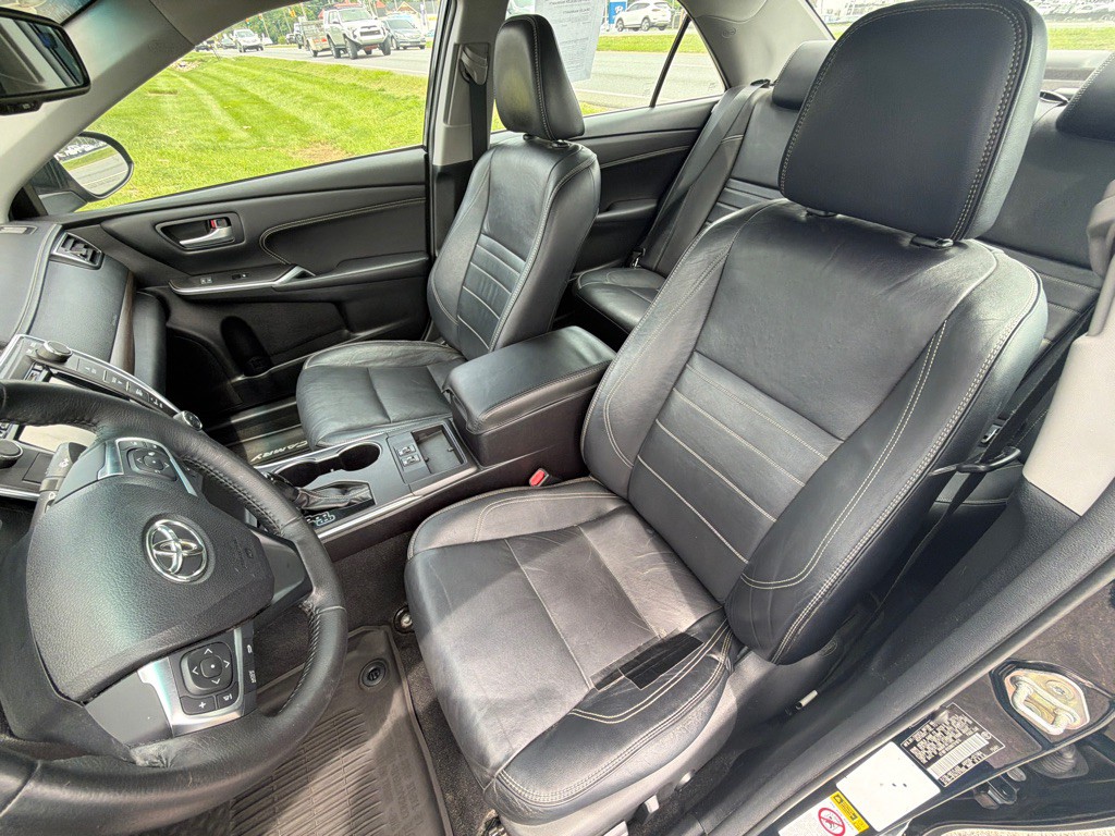 2017 Toyota Camry Image 23