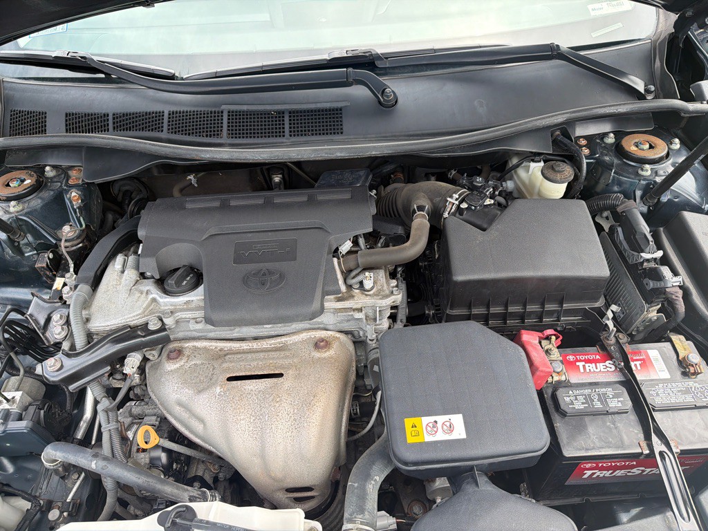 2017 Toyota Camry Image 36
