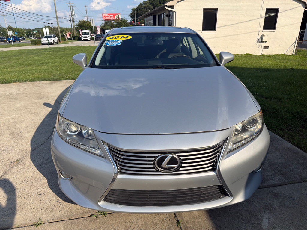 2014 Lexus ES Image 3