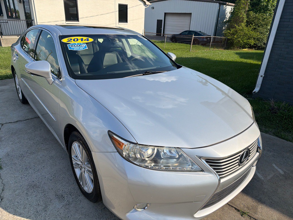 2014 Lexus ES Image 5