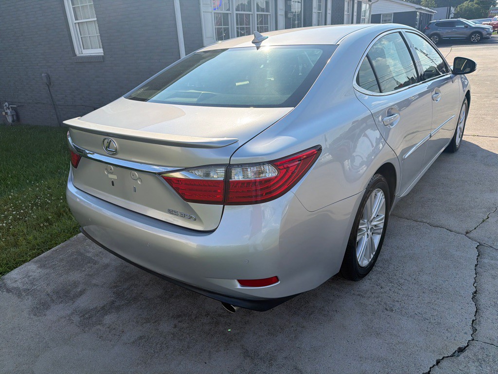 2014 Lexus ES Image 9