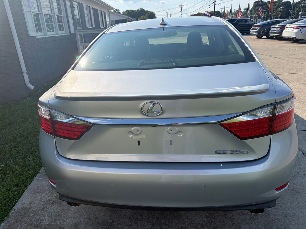 2014 Lexus ES Image 10
