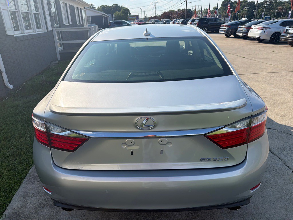 2014 Lexus ES Image 13